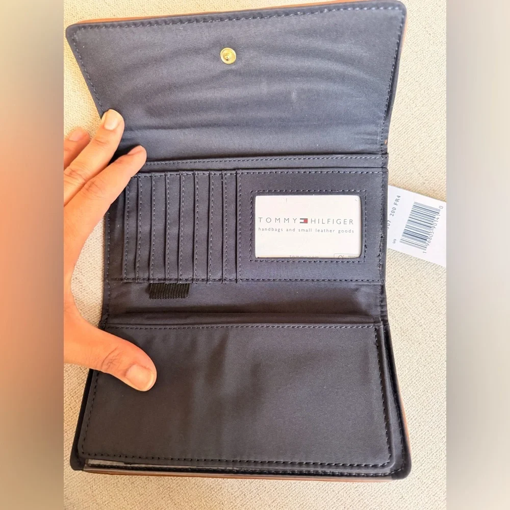 Tommy Hilfiger Brown Logo Zip-Around Continental Wallet